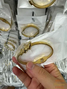 Women bracelets
