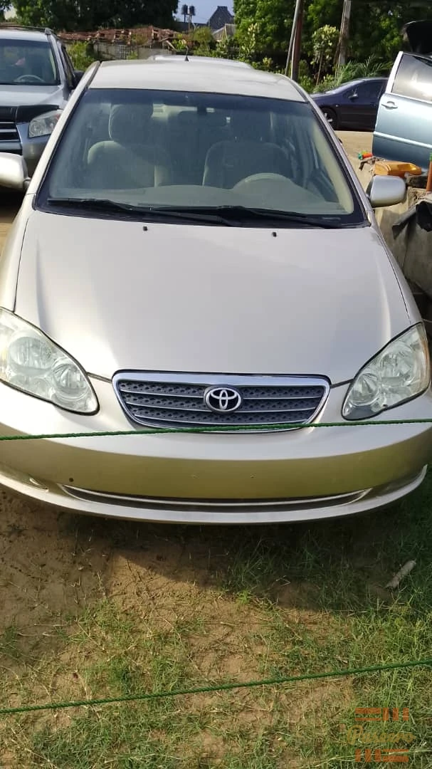Used Toyota Corolla CE 20051
