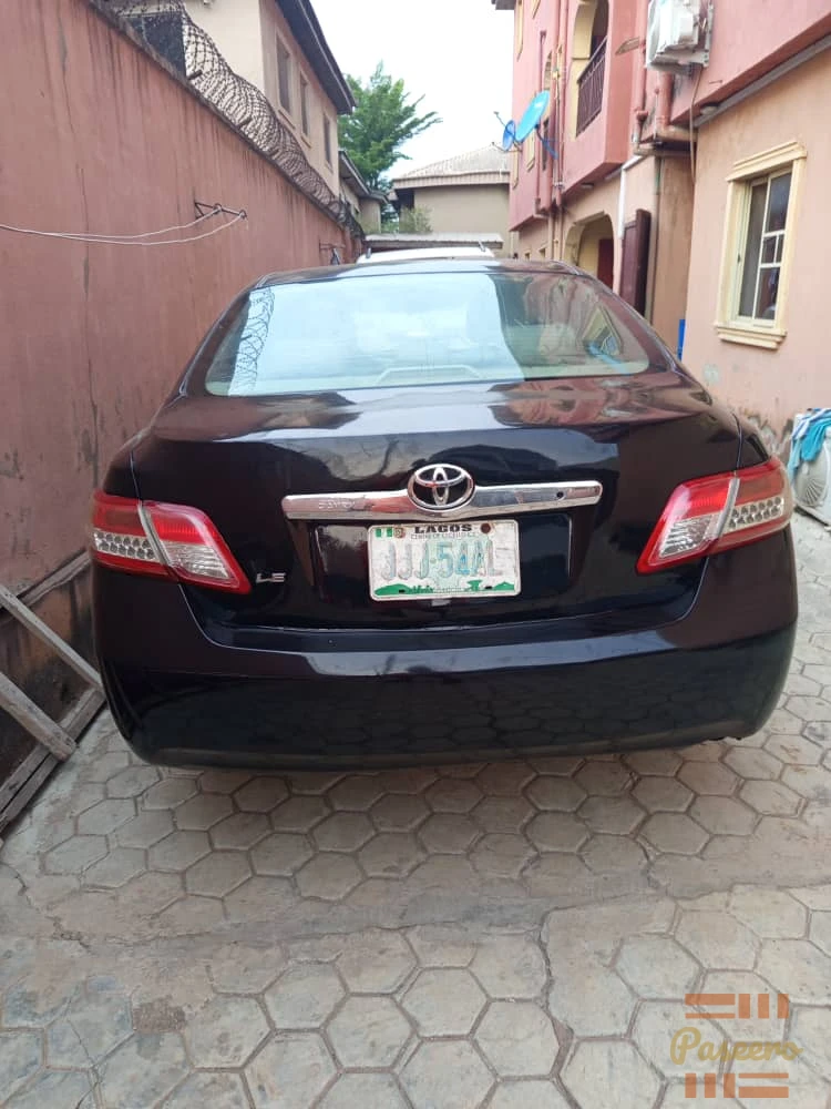 Super clean 2010 Toyota Camry1