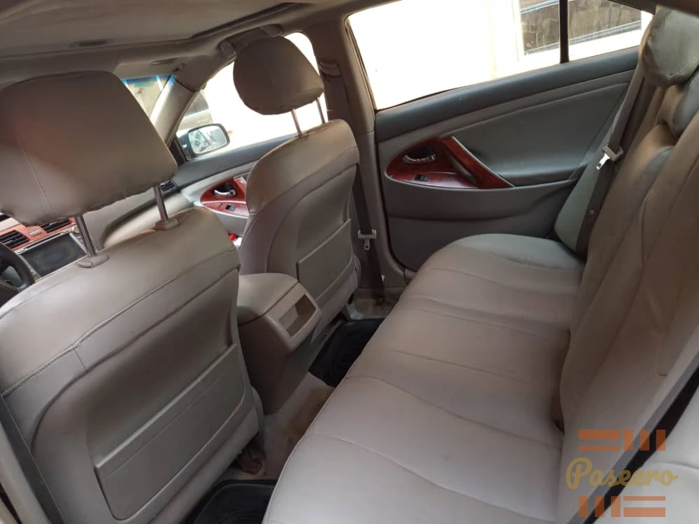 Super clean 2010 Toyota Camry4