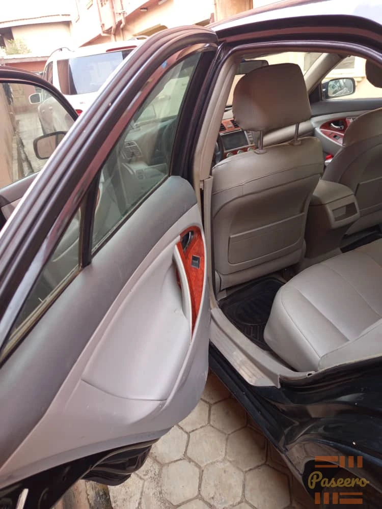Super clean 2010 Toyota Camry12