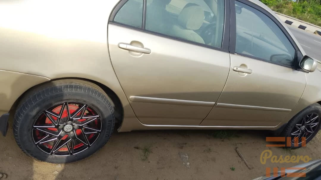 Used Toyota Corolla CE 20053