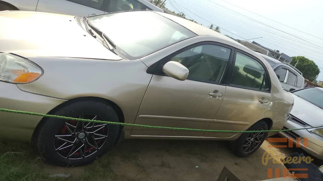 Used Toyota Corolla CE 20052