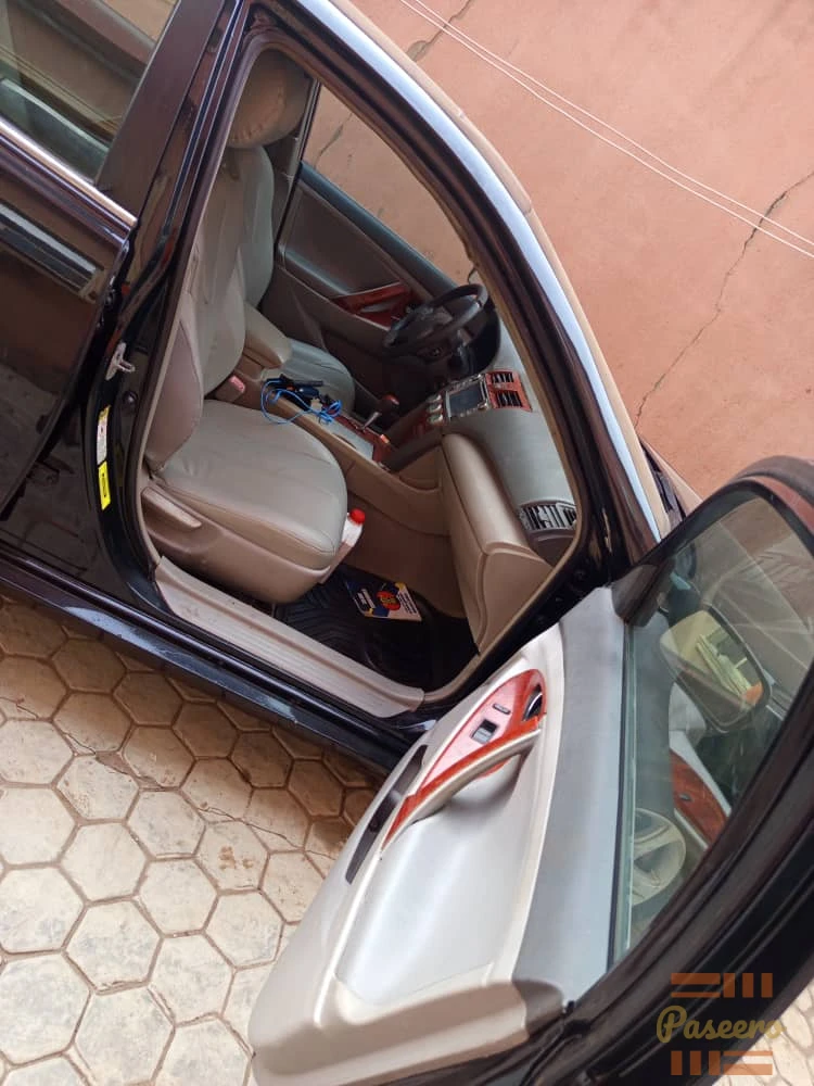 Super clean 2010 Toyota Camry13