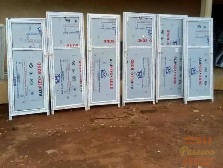 Aluminium Toilet Doors3