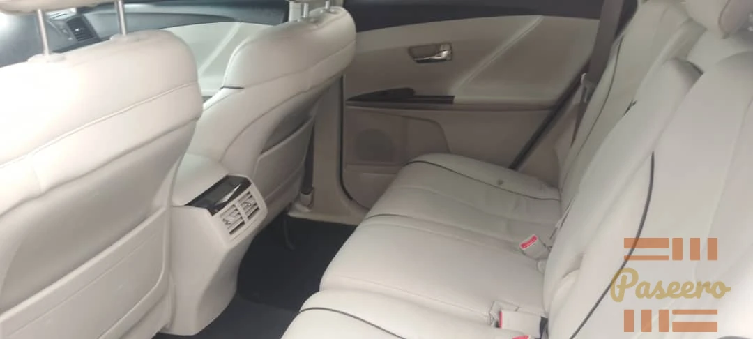 Toyota Venza13