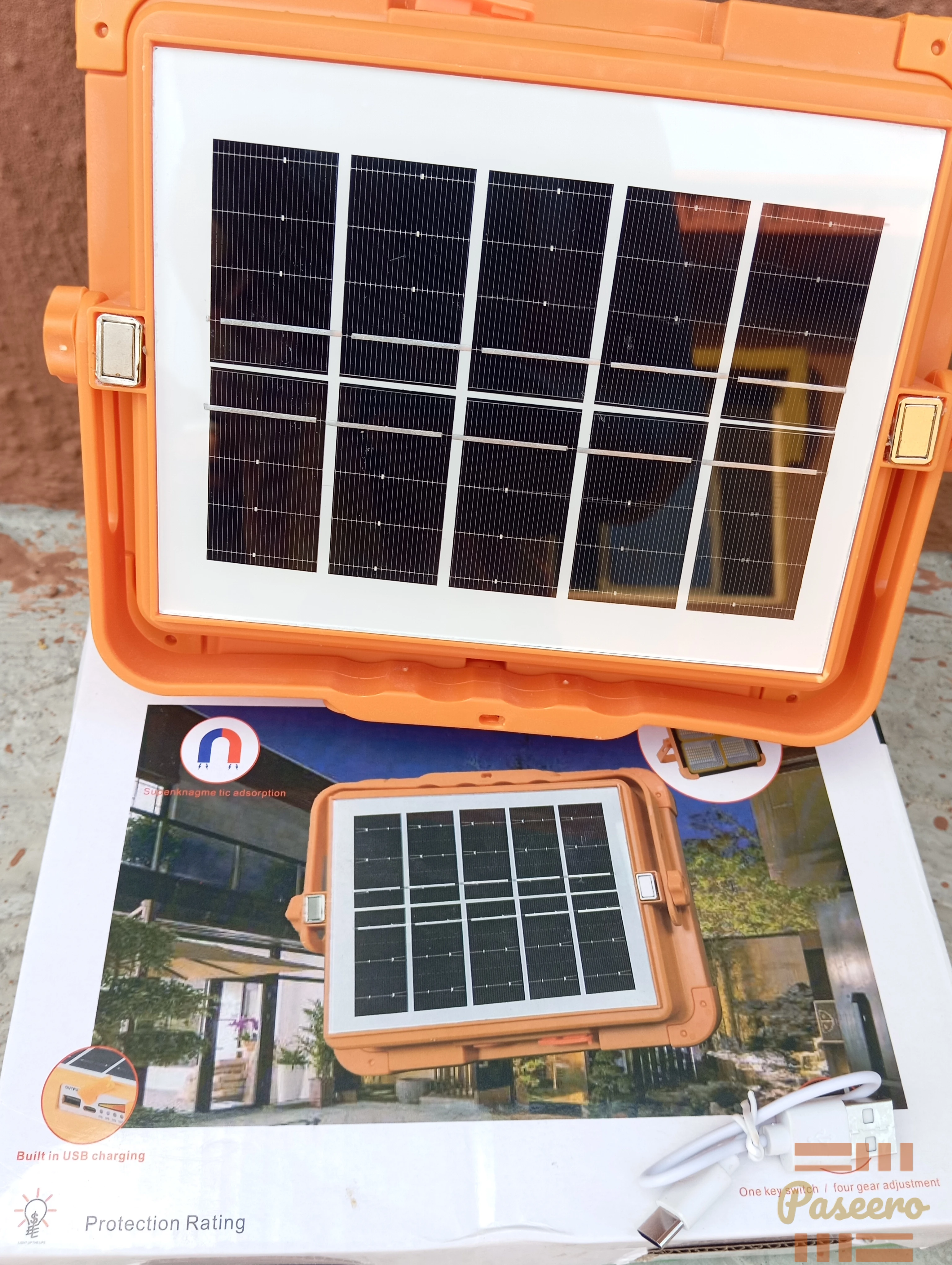 Solar led lamp that can also charge your phone1