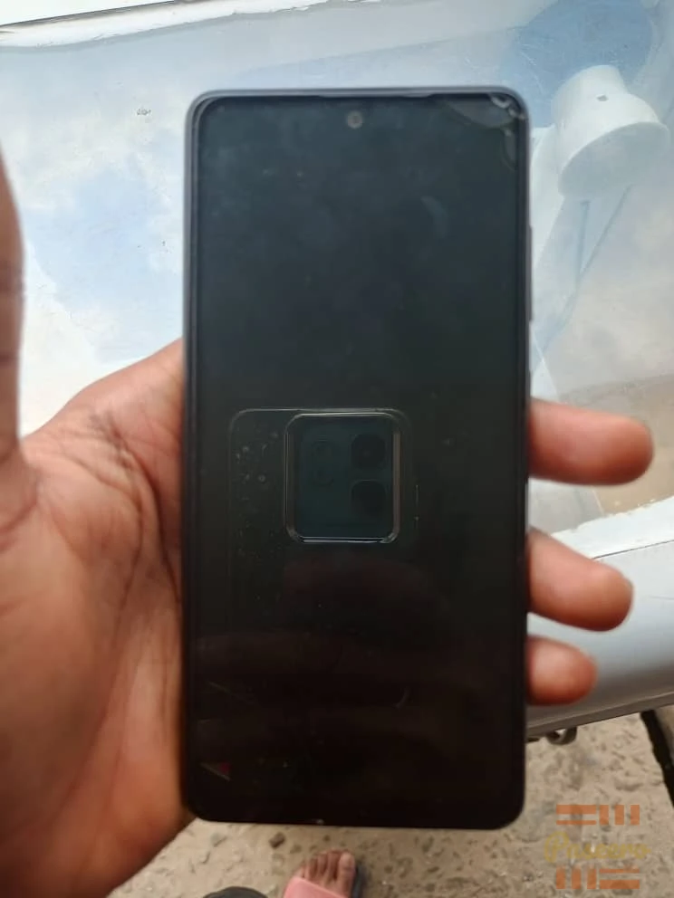 Used Samsung a52 5g phone1