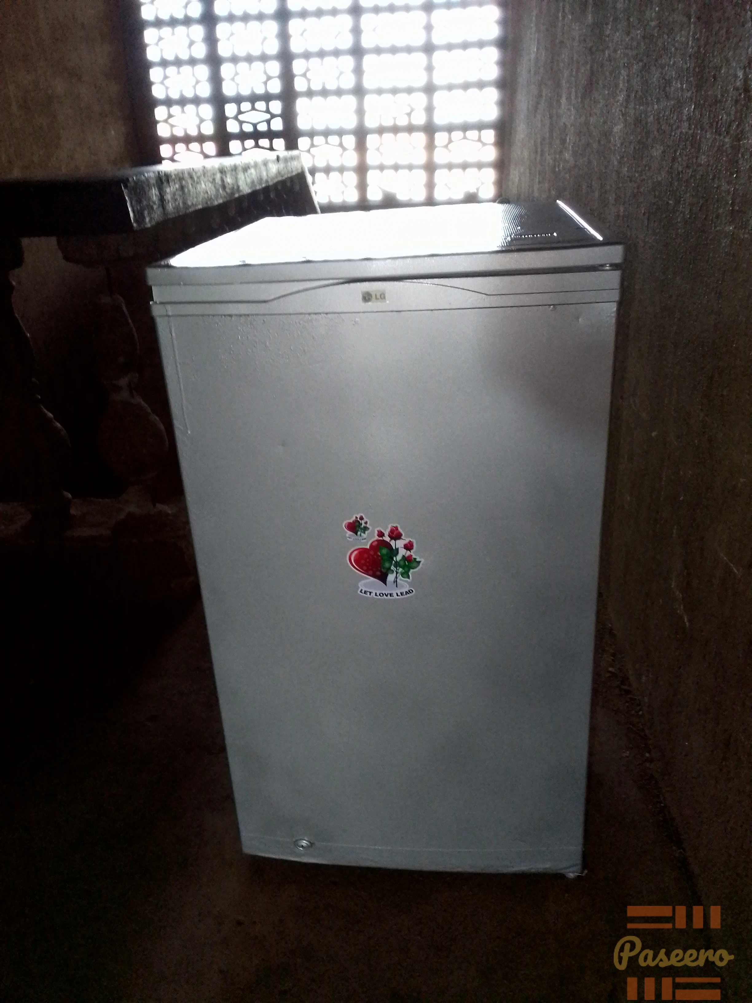 LG medium fridge