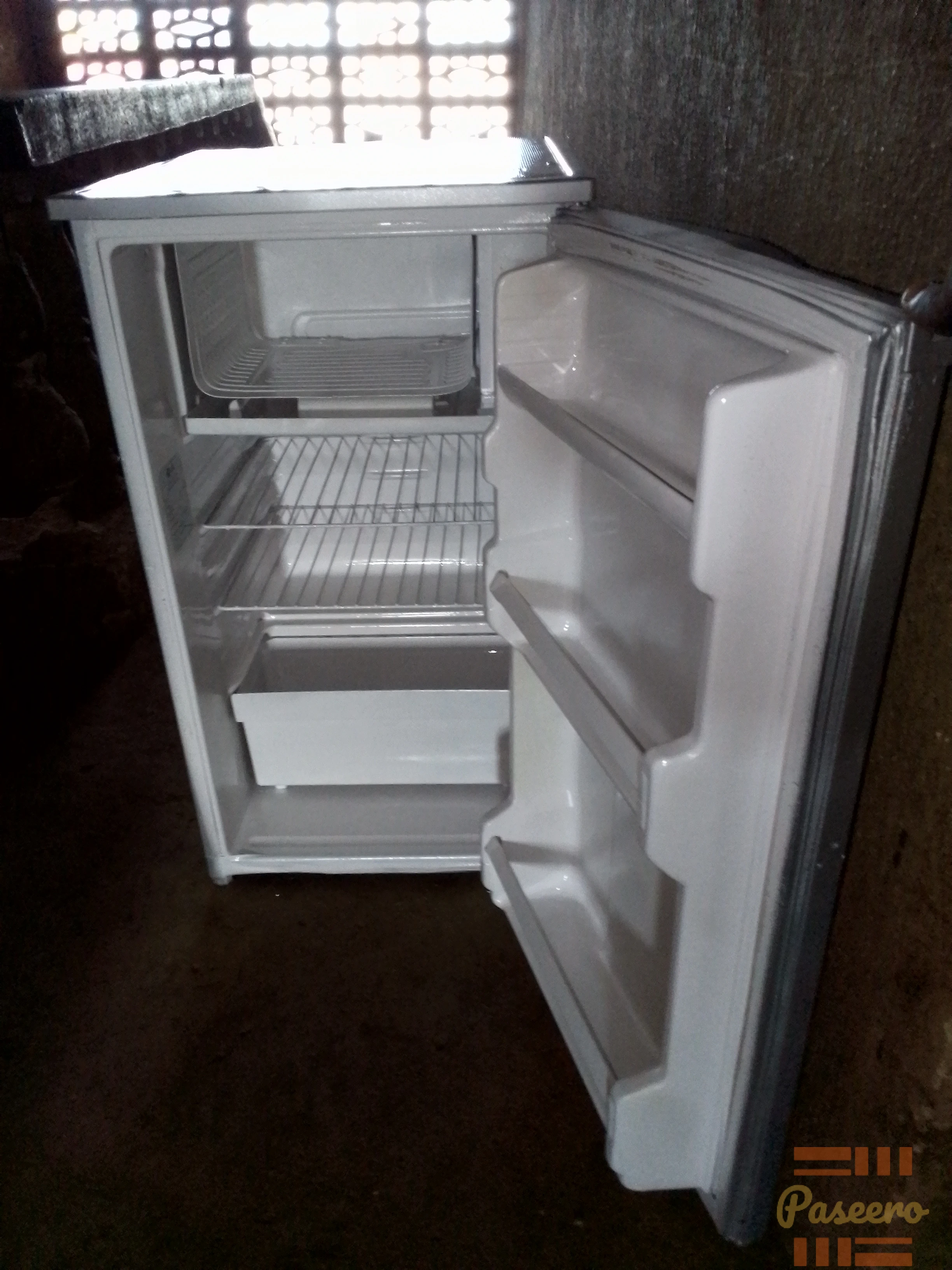 LG medium fridge1
