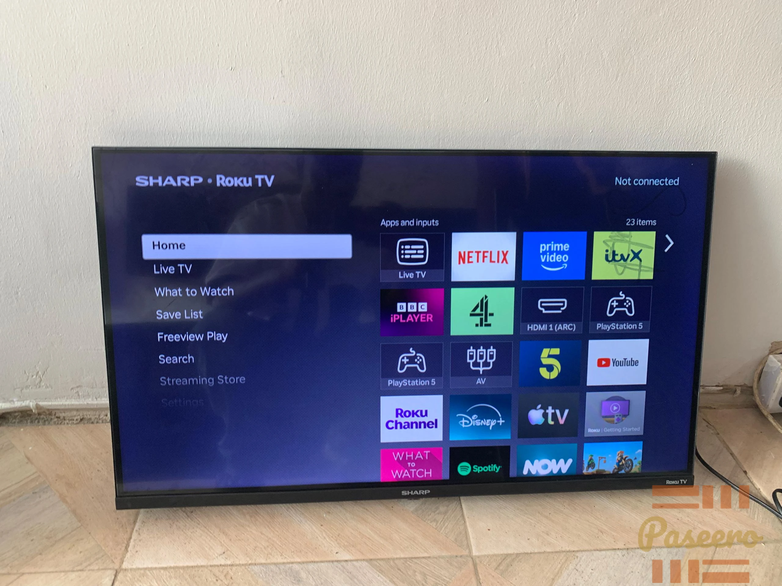 Sharp roku smart TV 32 inches 4k display 2023 model1