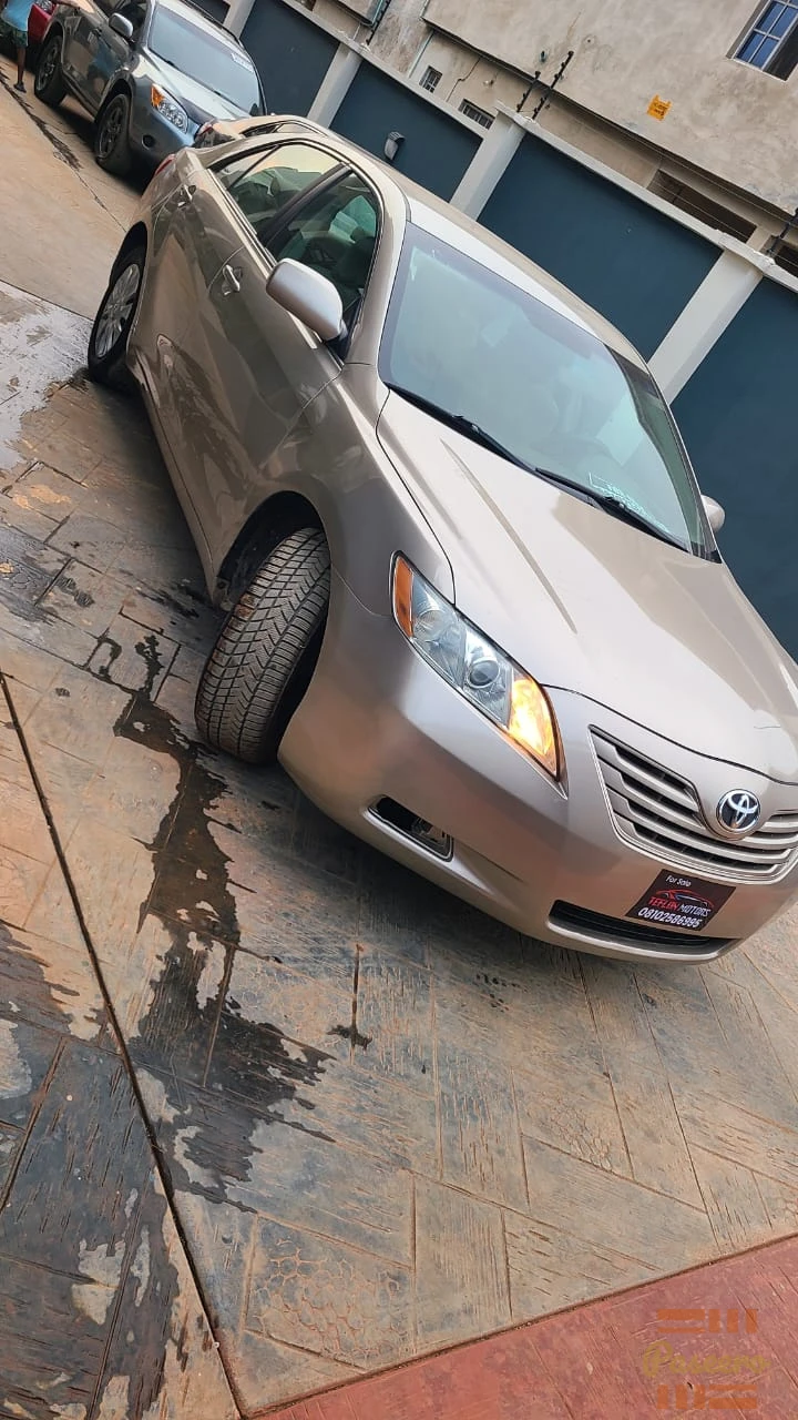 Toyota Camry LE 20072