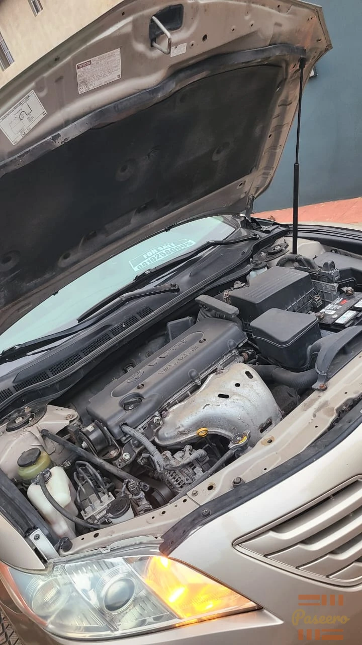 Toyota Camry LE 20076