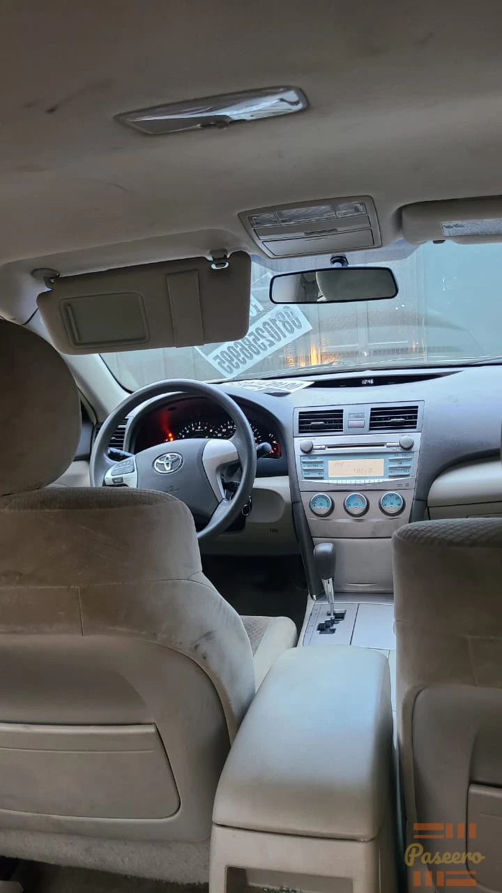 Toyota Camry LE 20075