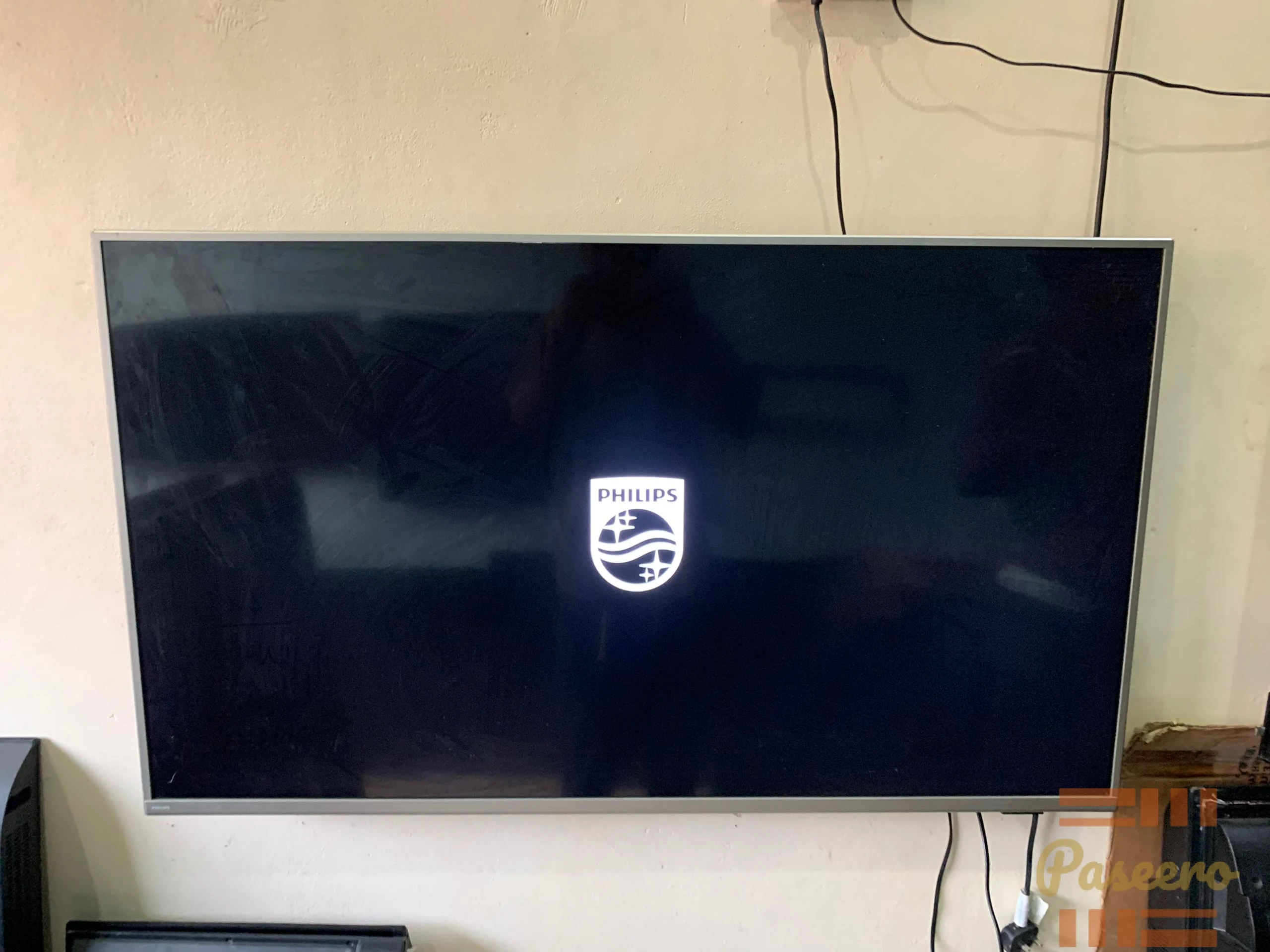 Philips smart TV 50 inches 4k display with free Netflix account and YouTube3