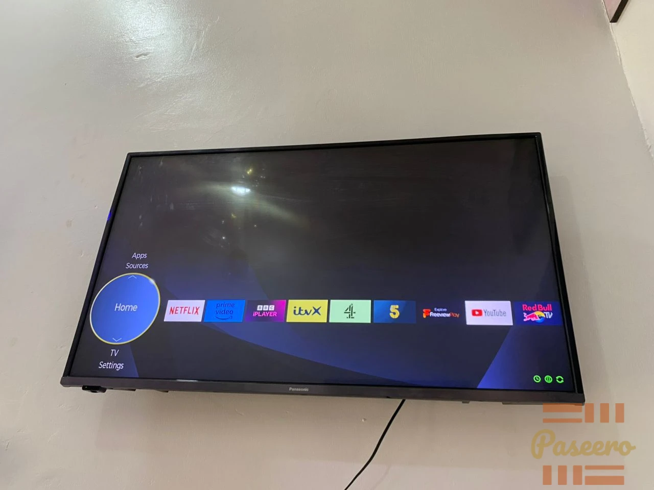 Panasonic smart TV 40 inches 4k display with free Netflix account