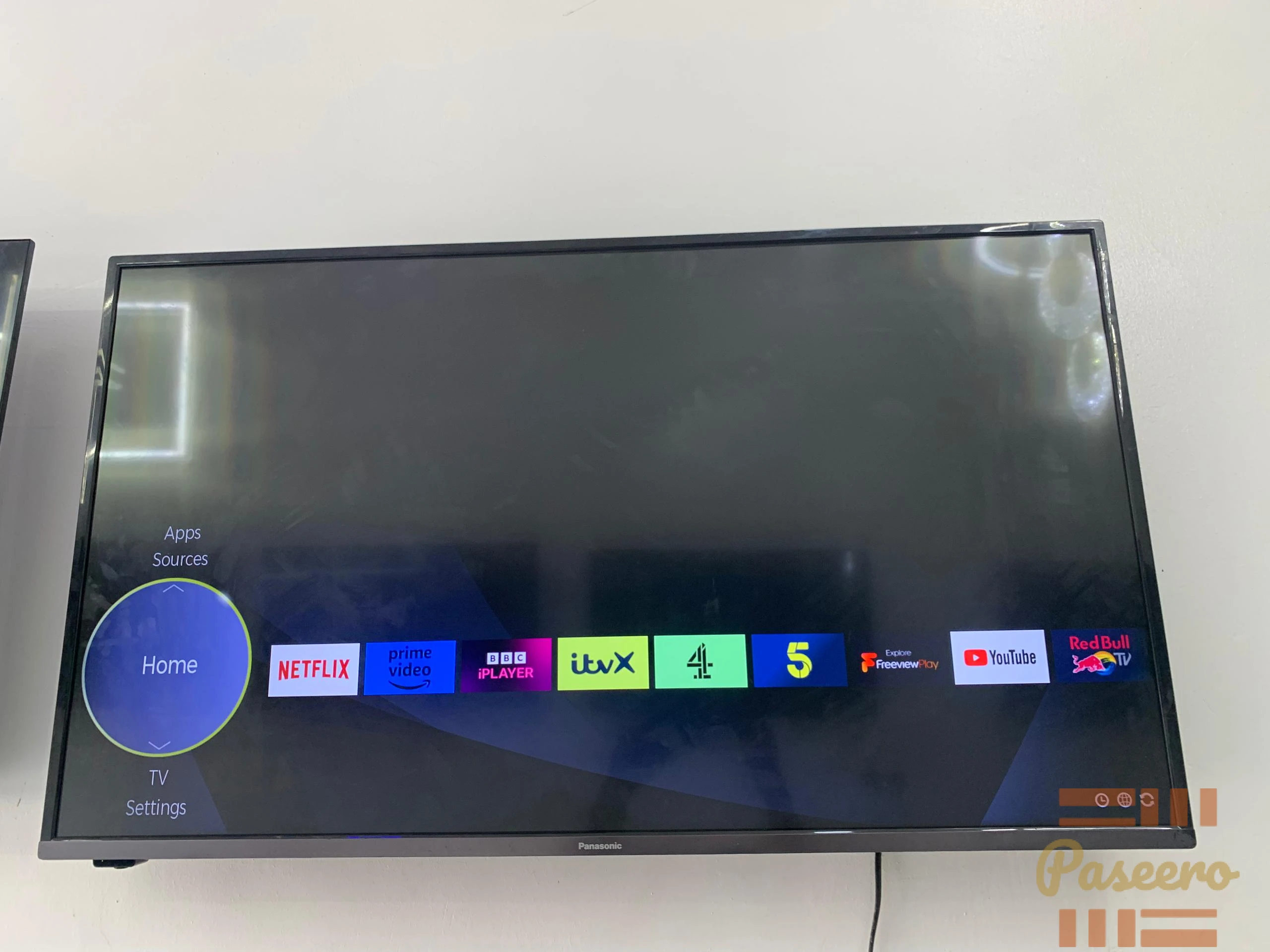 Panasonic smart TV 40 inches 4k display with free Netflix account3