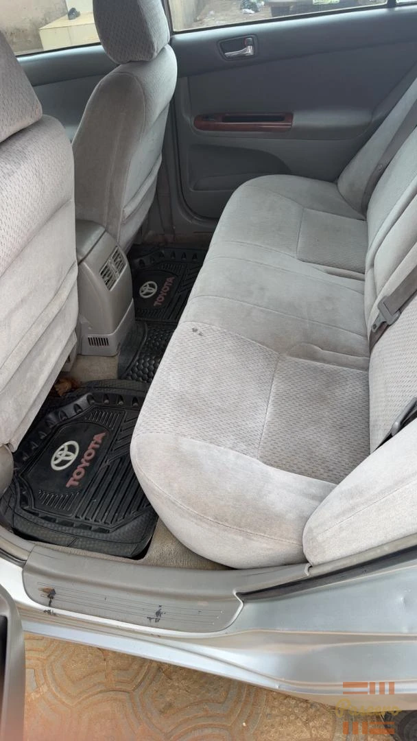 Registered Toyota Camry 200410