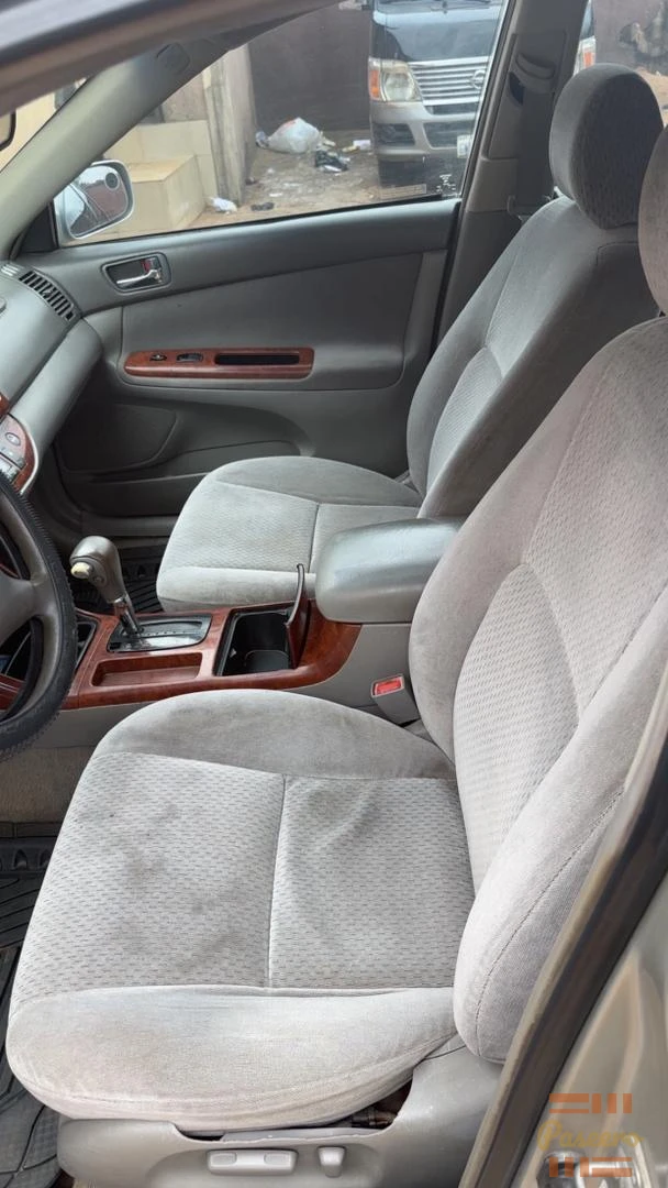 Registered Toyota Camry 20042