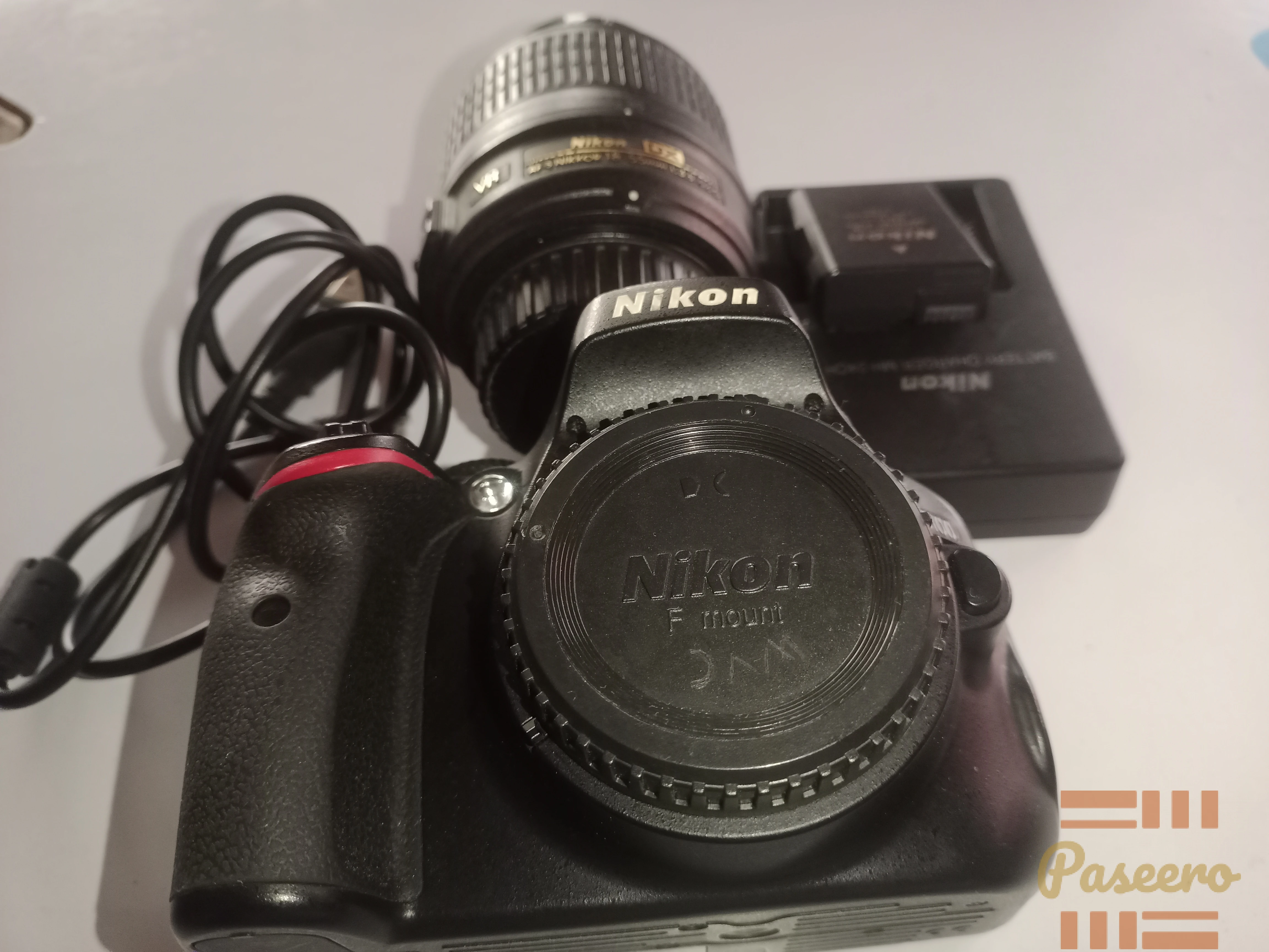 Nikon D5100 camera with len2