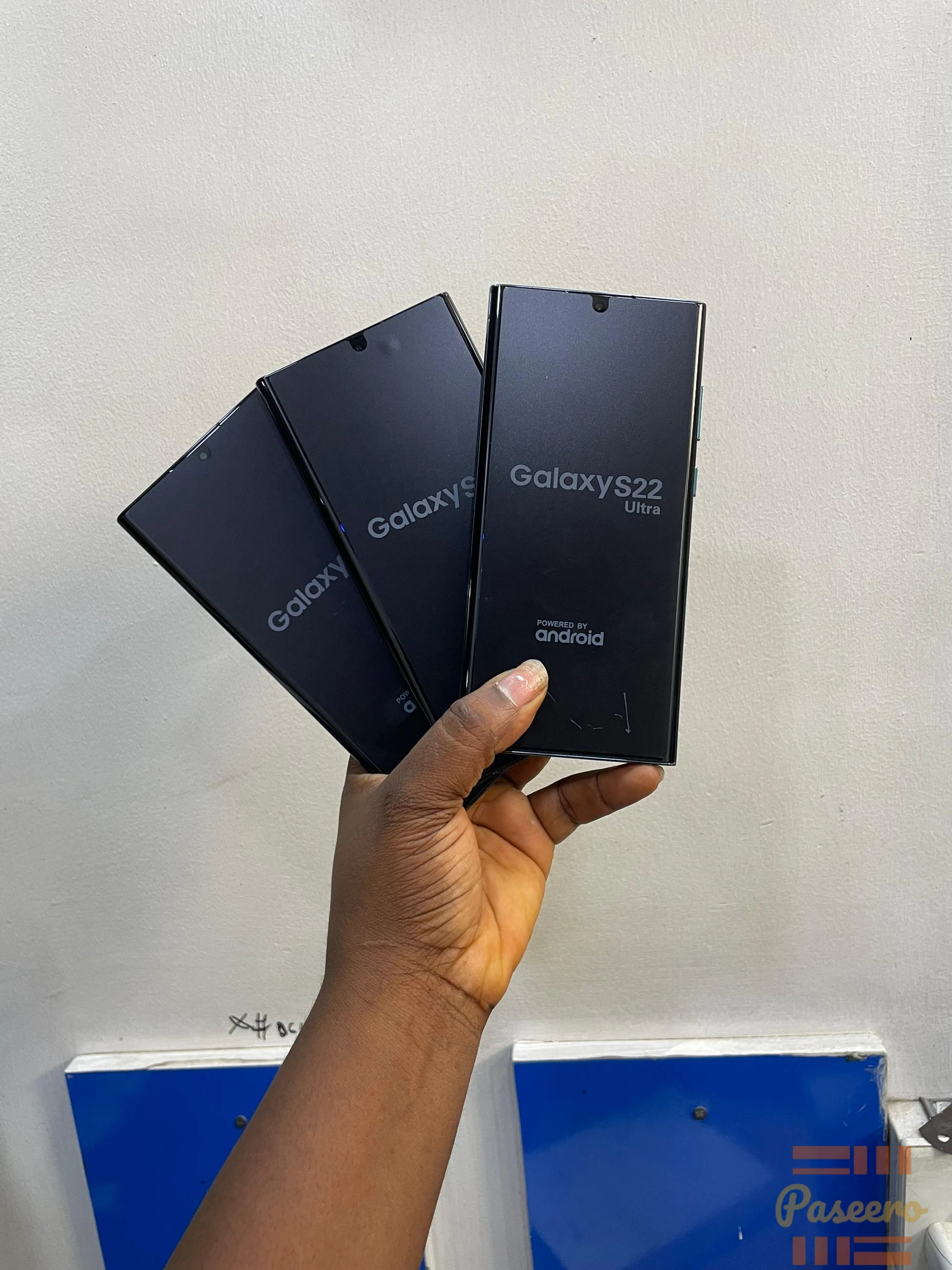 Direct UK used Samsung galaxy s22 Ultra, 128gb + 12gb ram snapdragon.