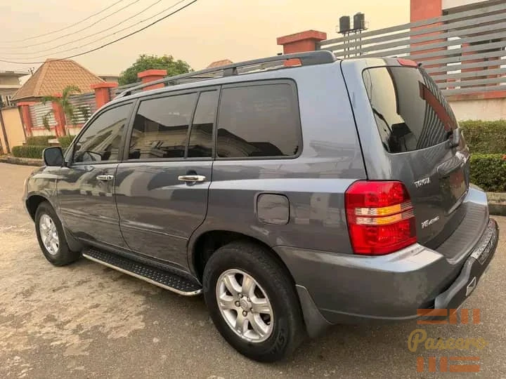 2004 Toyota Highlander10