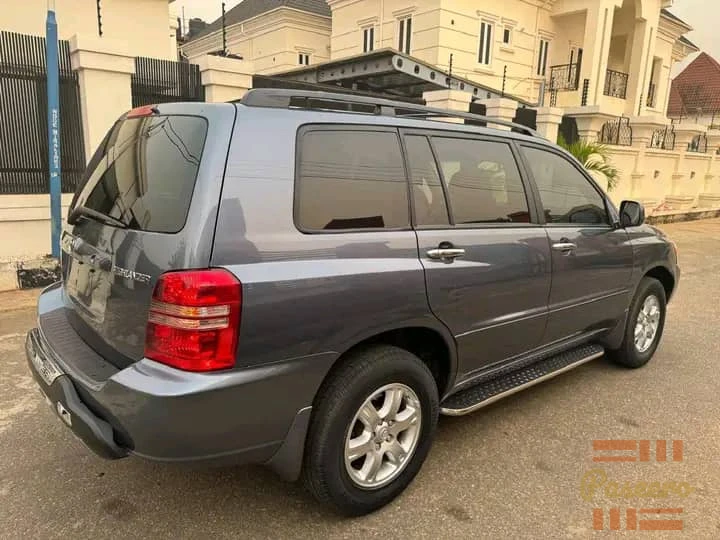 2004 Toyota Highlander11