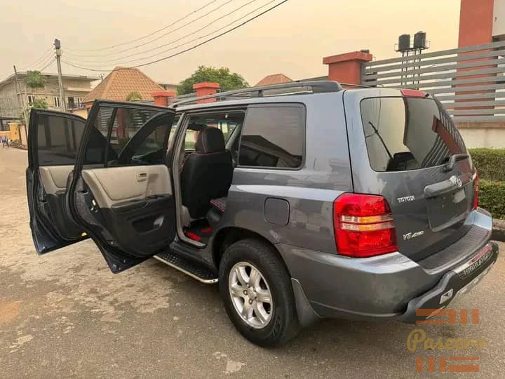 2004 Toyota Highlander3