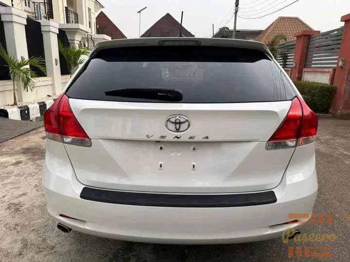 2010 Toyota Venza3