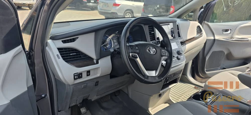 Toyota sienna Xle 20162