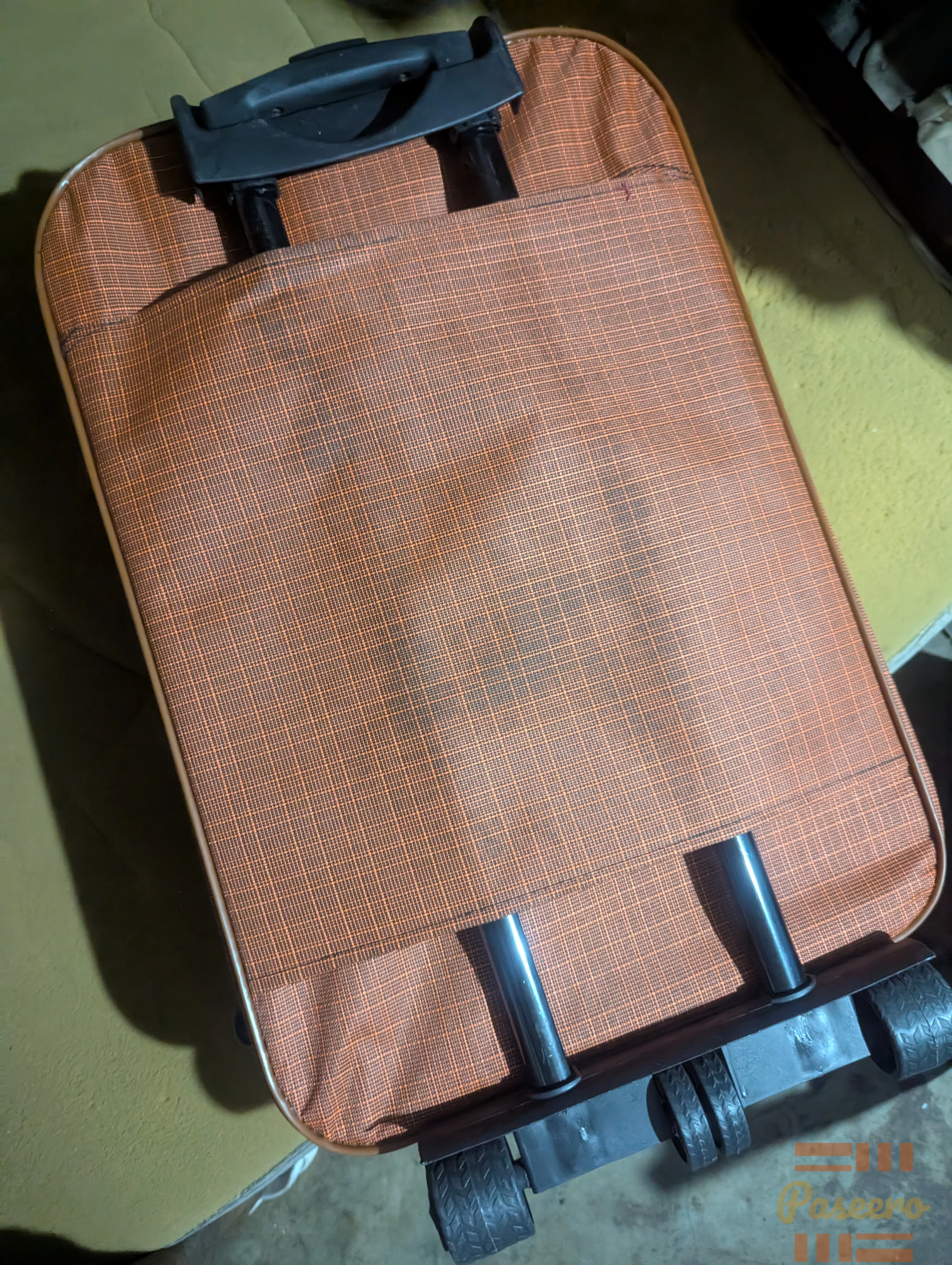 Travelling bag leather box