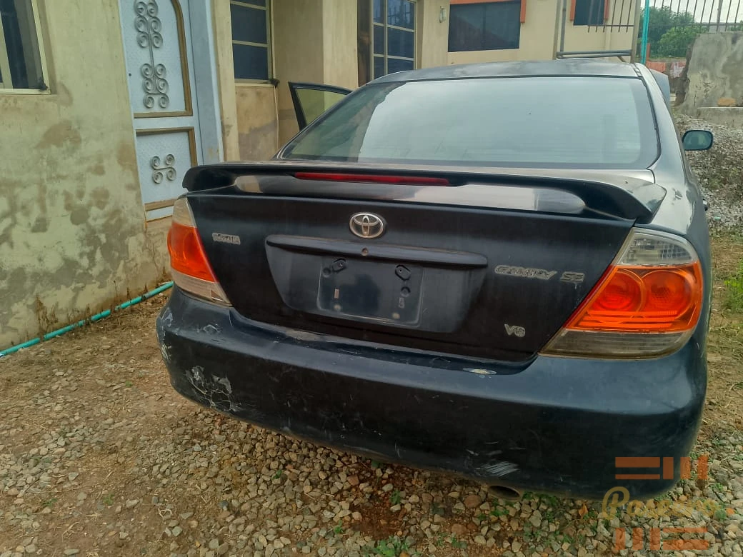 Neatly used Toyota Camry 2006 tokunbo standard
