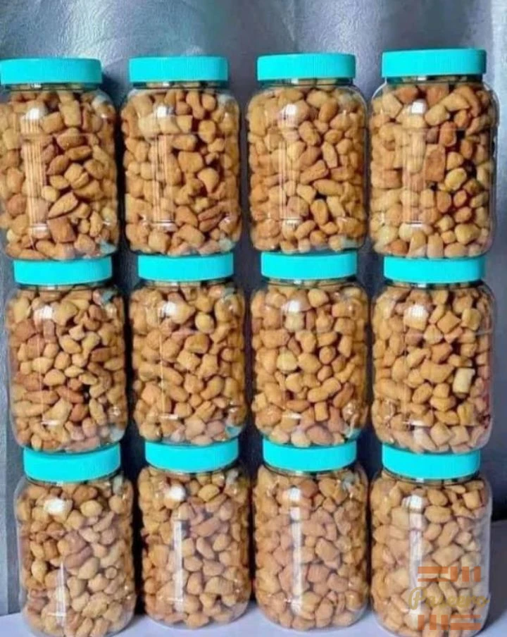 Freshly Crunchy Chinchin 800g -Sealed plastic Container2