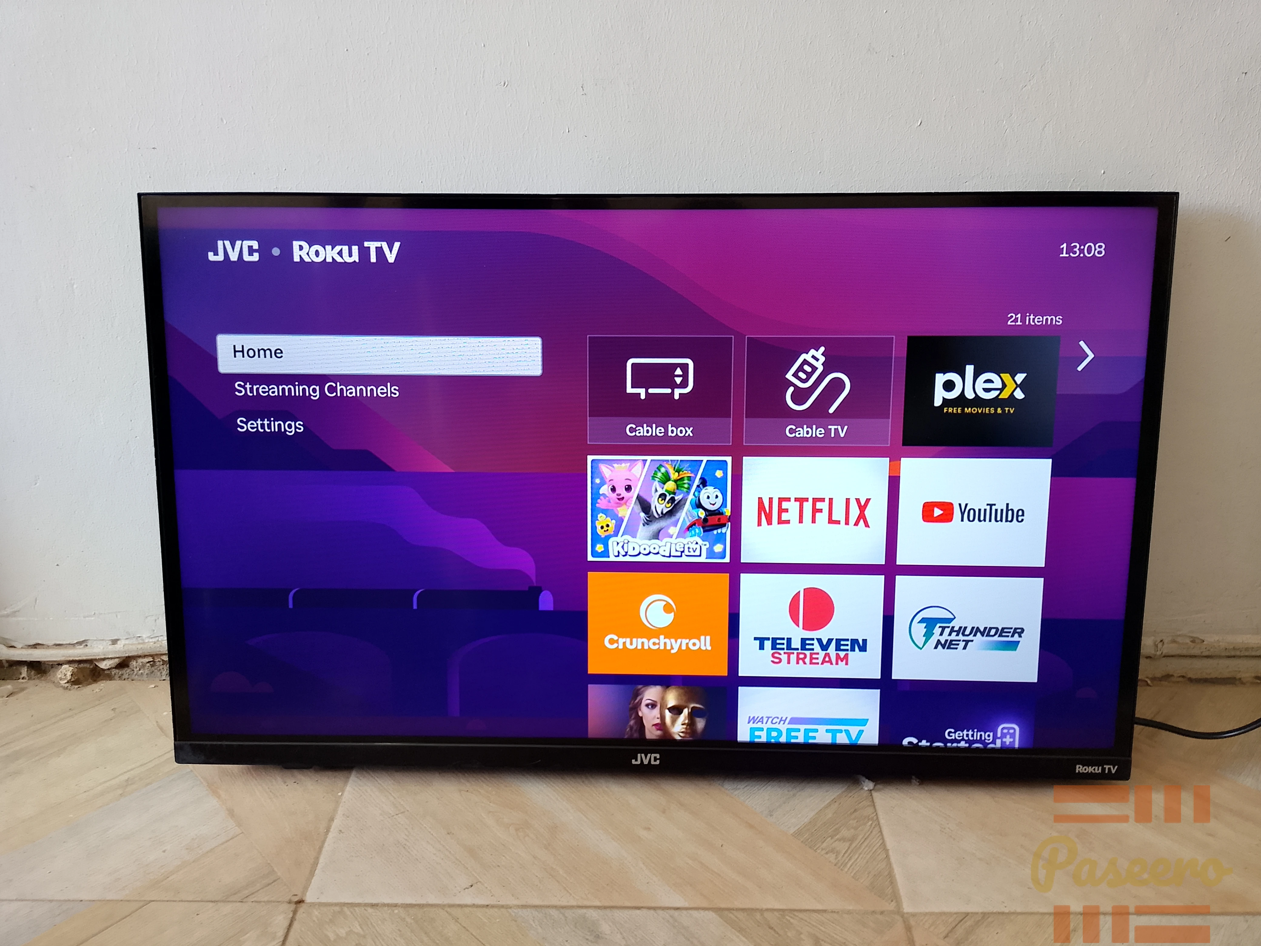 JVC Roku Frameless Smart Television 32 inches Uk Used2