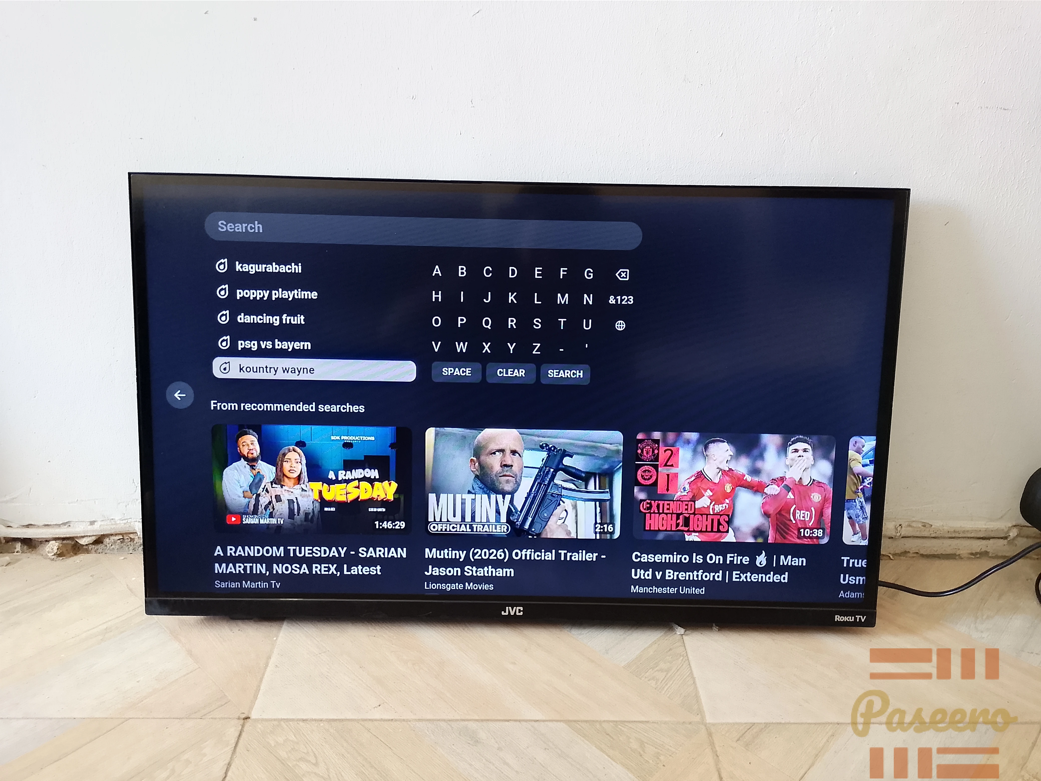 JVC Roku Frameless Smart Television 32 inches Uk Used3