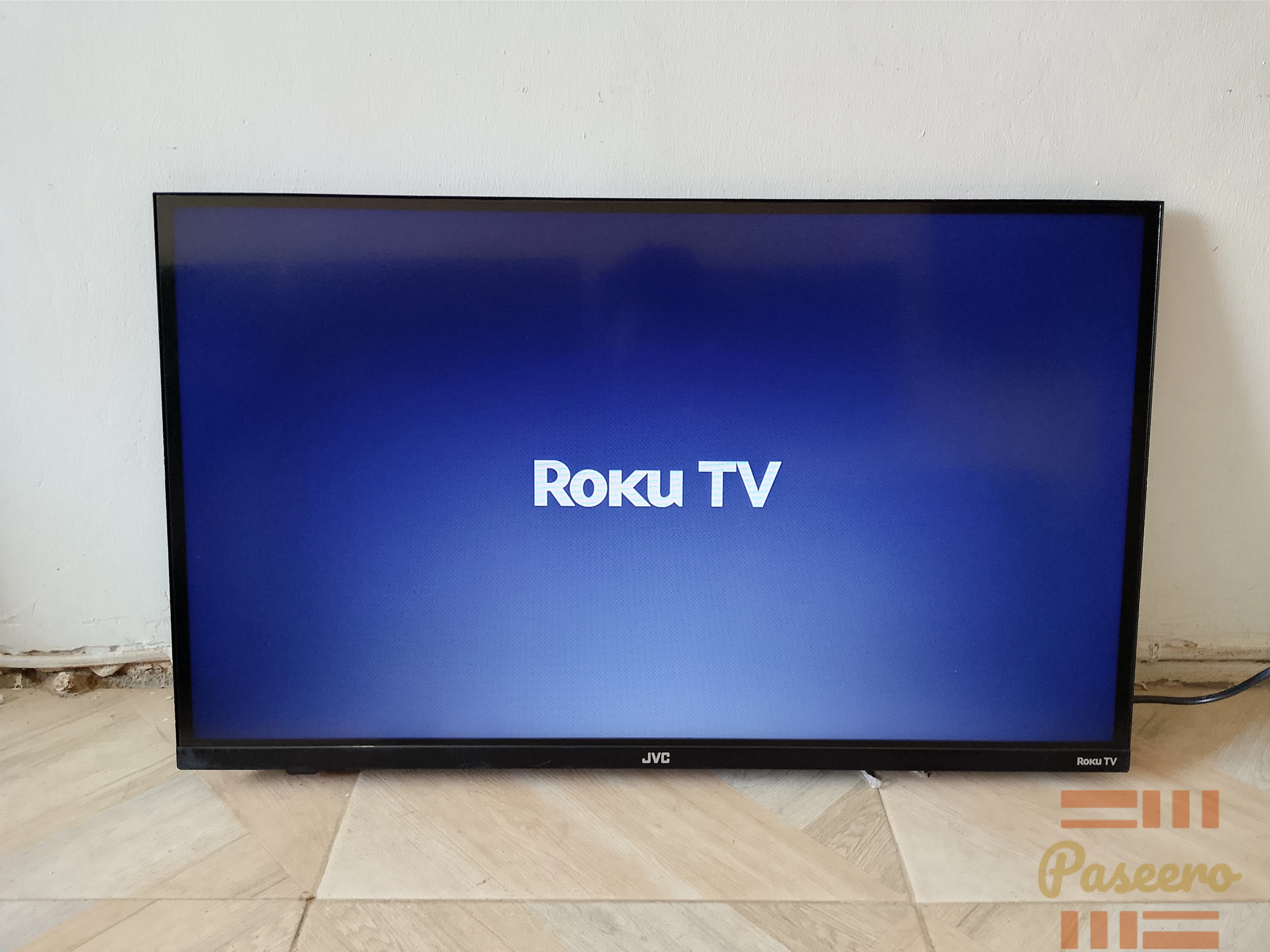 JVC Roku Frameless Smart Television 32 inches Uk Used1