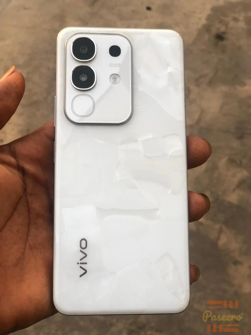 Used Vivo y29 phone4