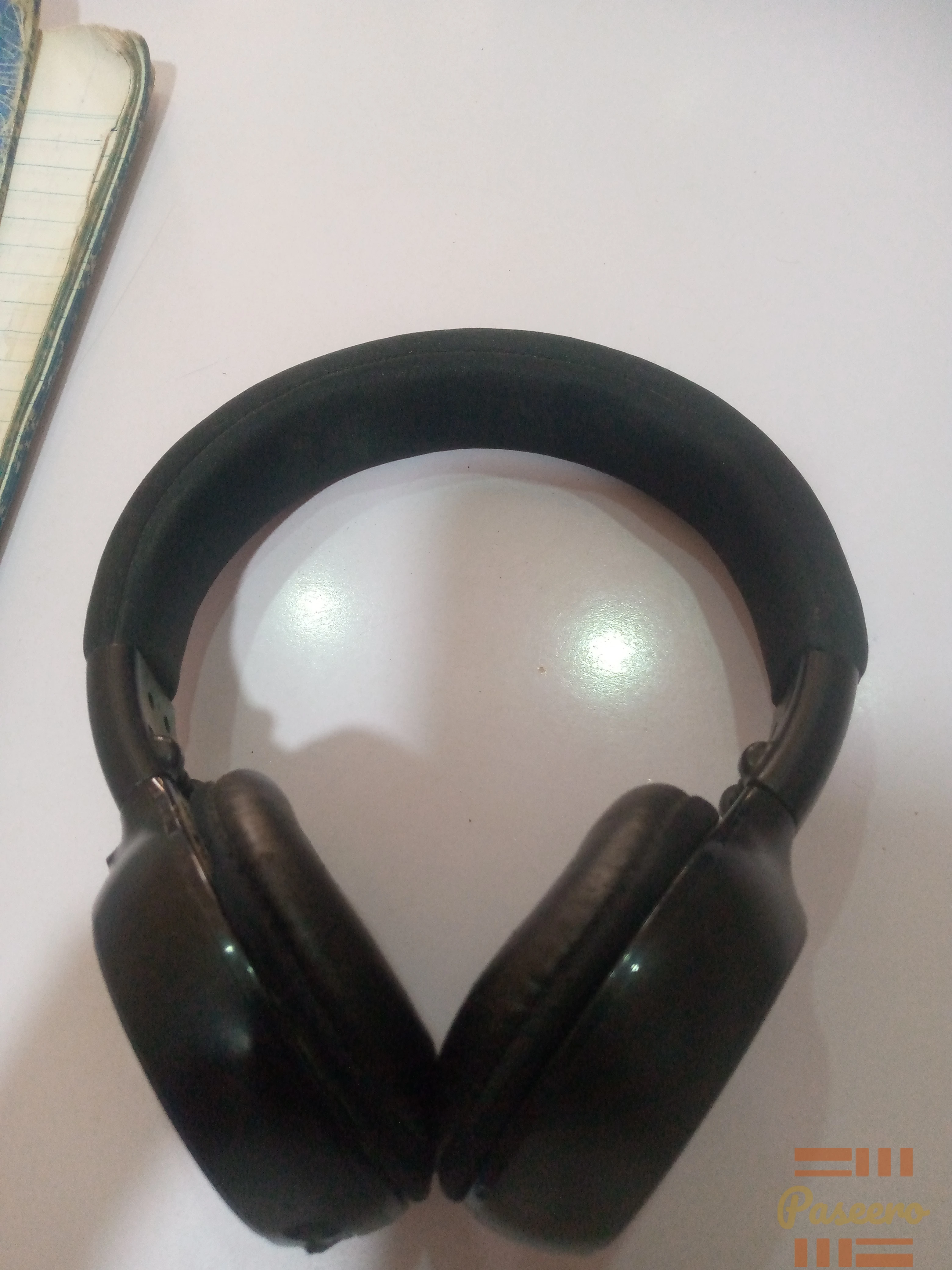 QLT digital headphone,(fairly used)(not inbuilt battery type)2