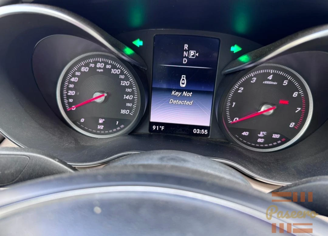 2015 Mercedes Benz C300 With Keyless RevCam and Navigation / BSM / Wheels8