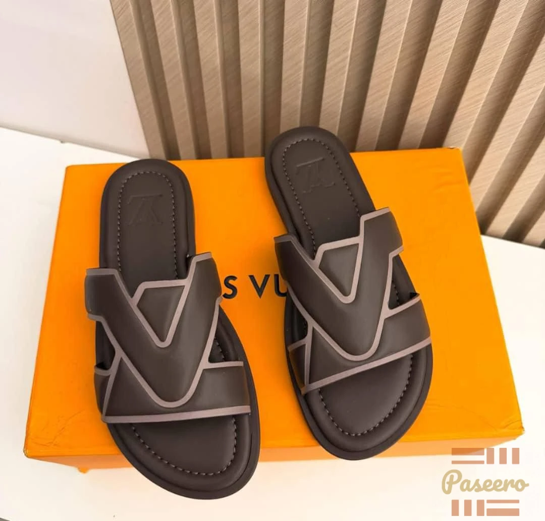 Louis Vuitton male slippers