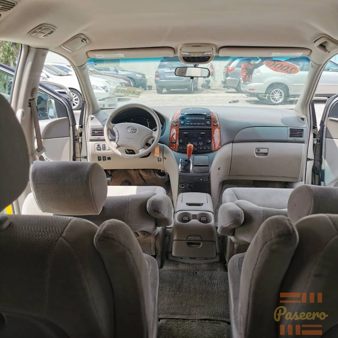 Toyota Sienna5
