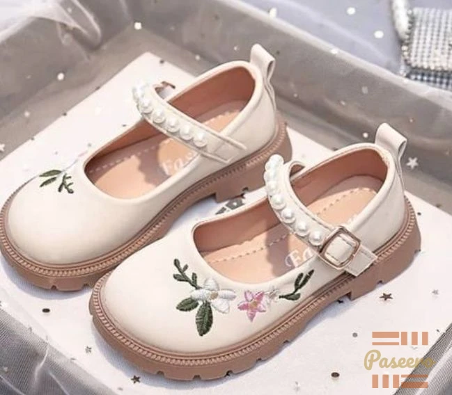 Girls Pearl Strap Embroidered Mary Jane Shoes2