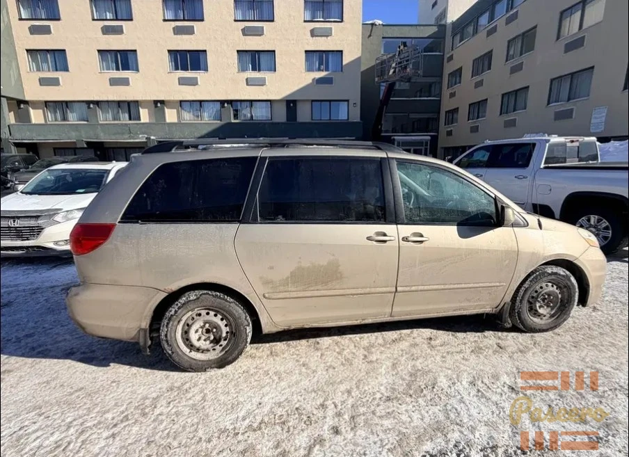 Toyota Sienna3