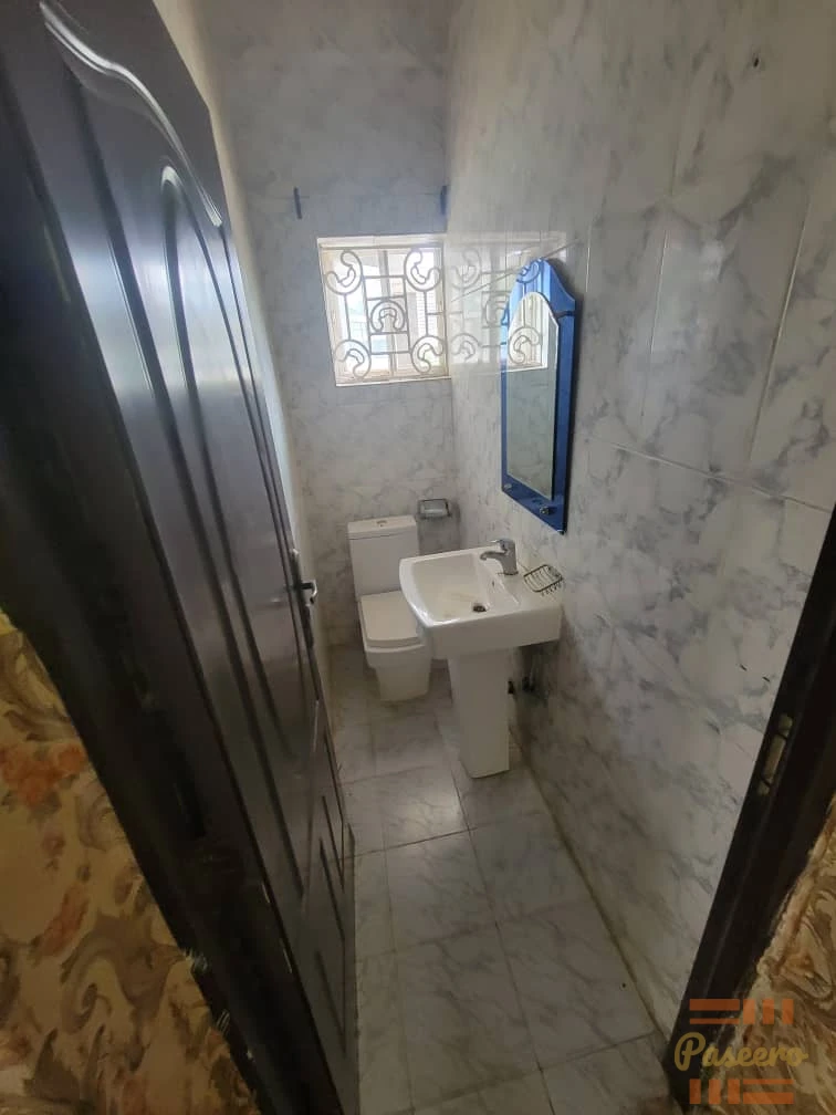 4 bedroom detached Bungalow4