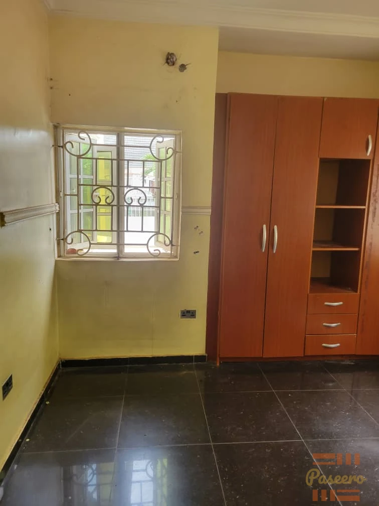 4 bedroom detached Bungalow1