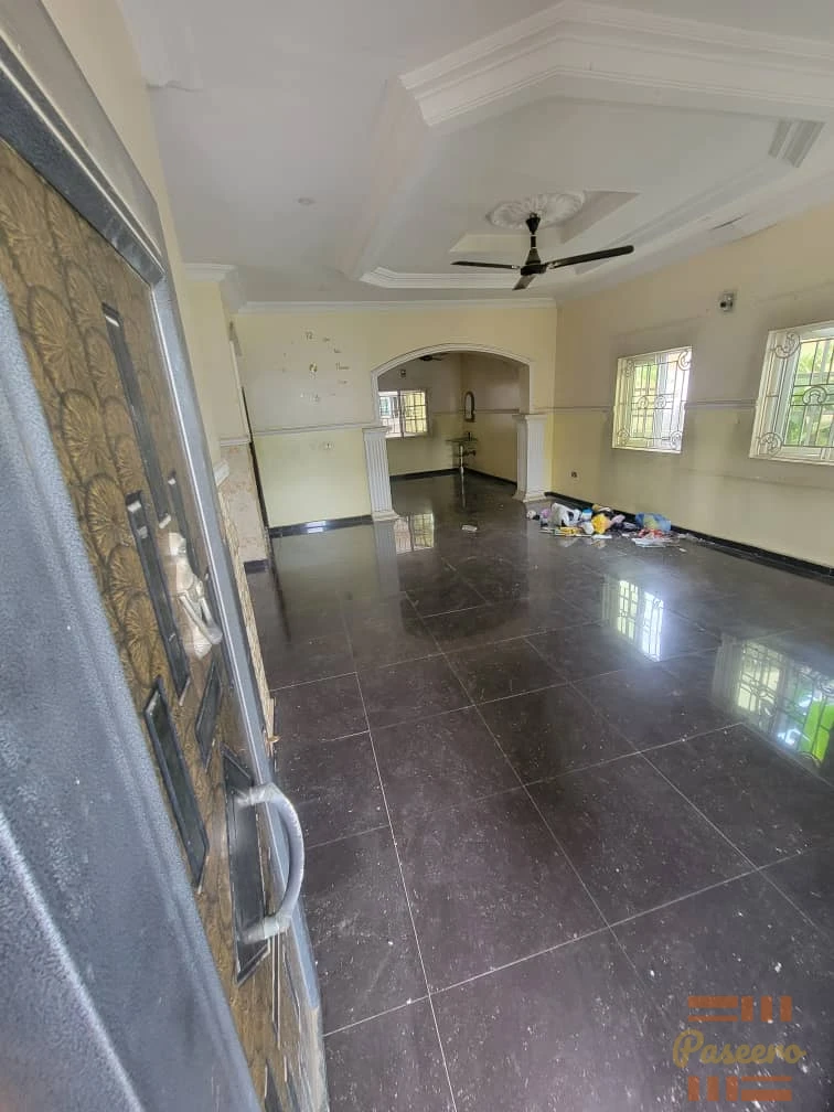 4 bedroom detached Bungalow2