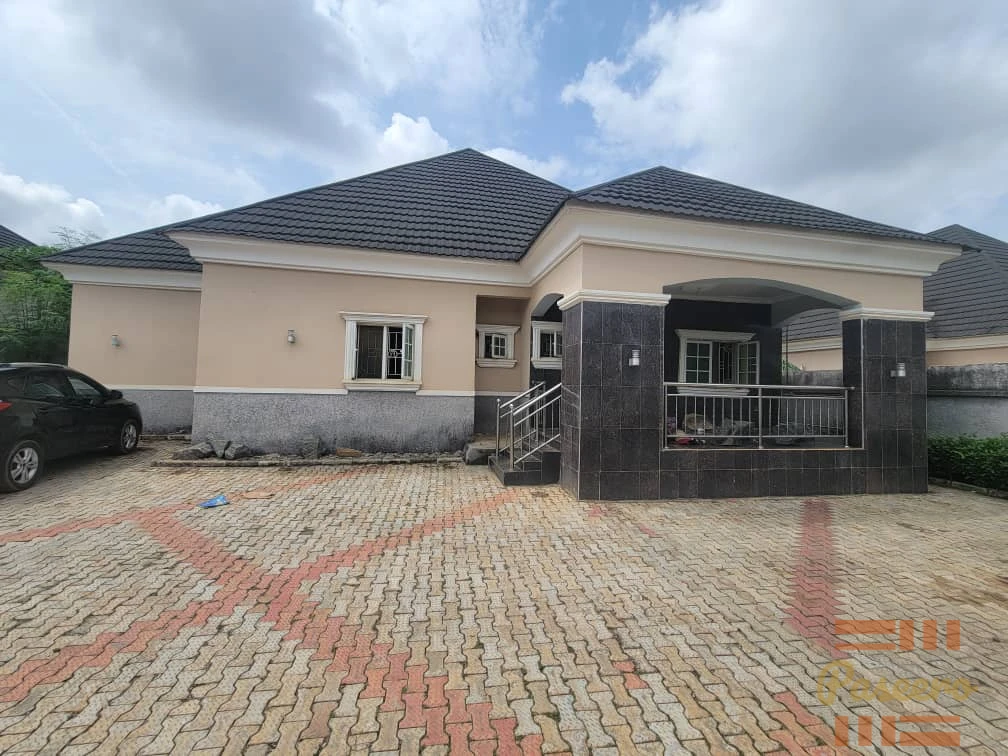 4 bedroom detached Bungalow8
