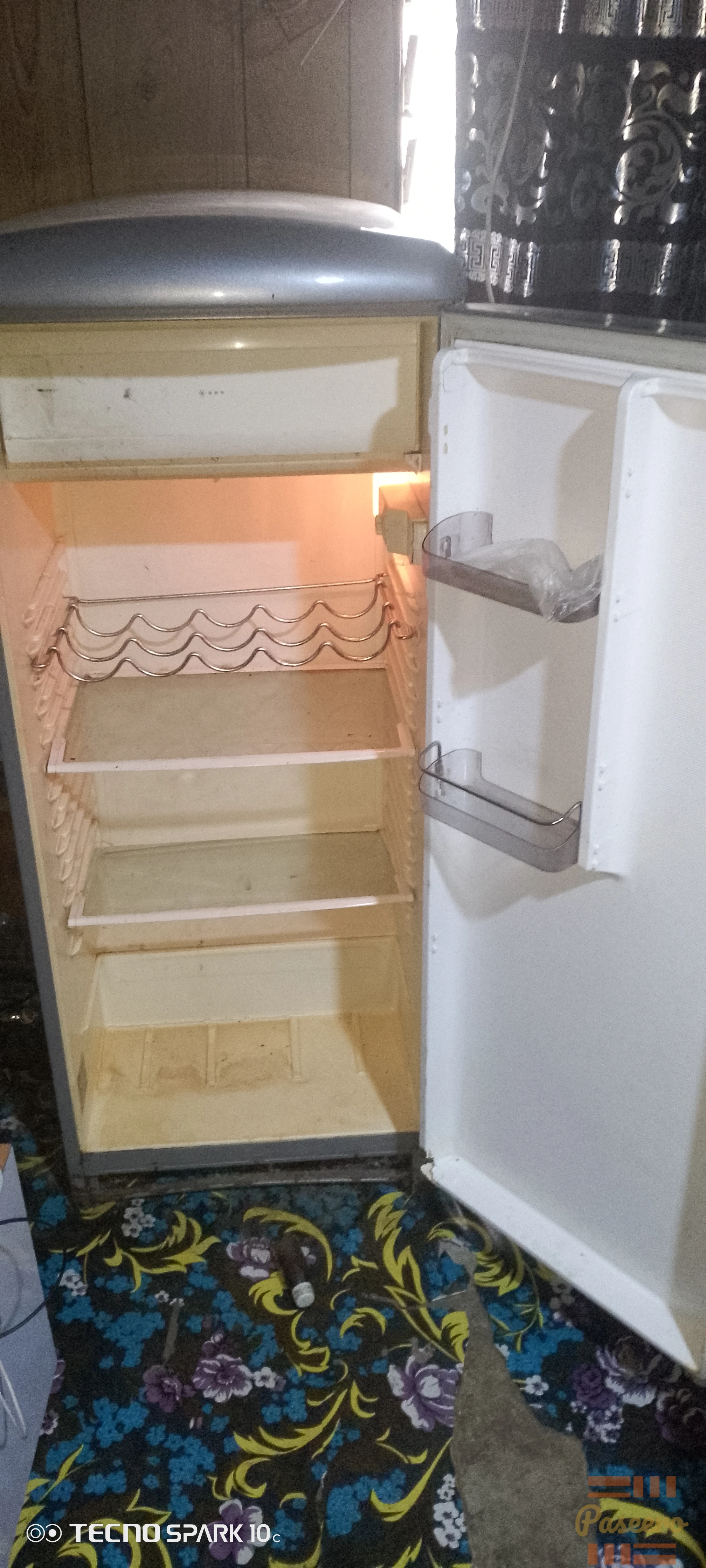 Used belling refrigerator very neat, never unscrew and it work perfectly2