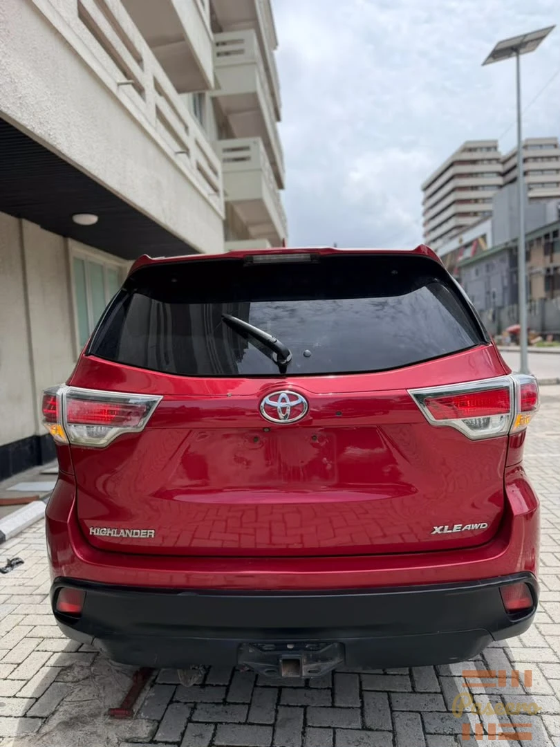 2016 TOYOTA HIGHLANDER XLE11