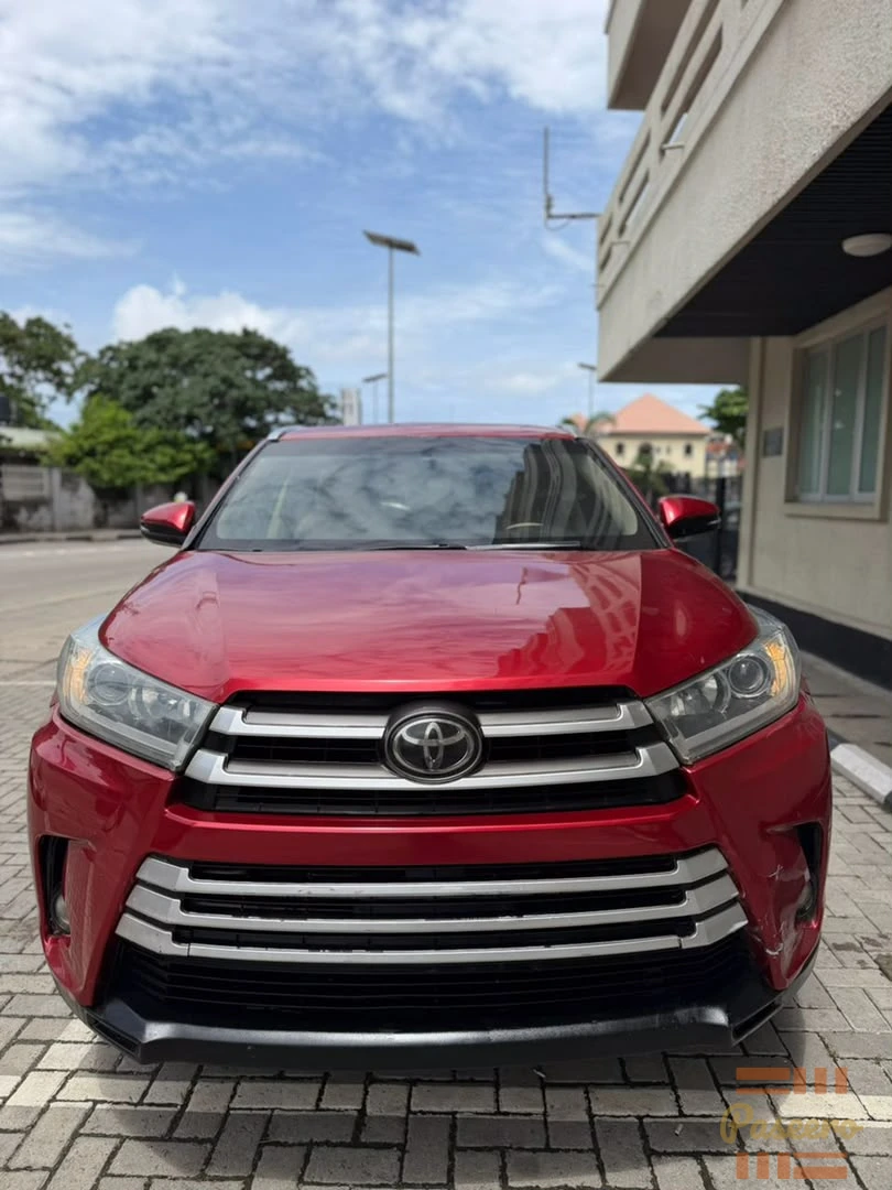 2016 TOYOTA HIGHLANDER XLE1